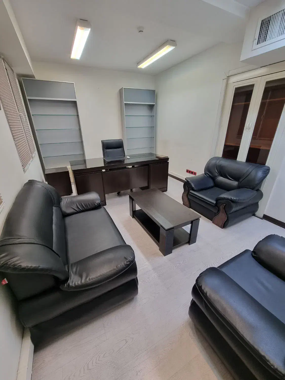 کمد و ویترین در حد نو|بوفه، ویترین، کنسول|تهران, ونک|دیوار