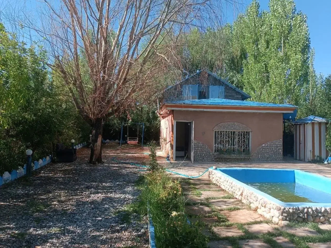 ویلاباغ رویایی در بهترین منطقه گلدشت|اجارهٔ کوتاه‌مدت ویلا و باغ|بروجرد, |دیوار