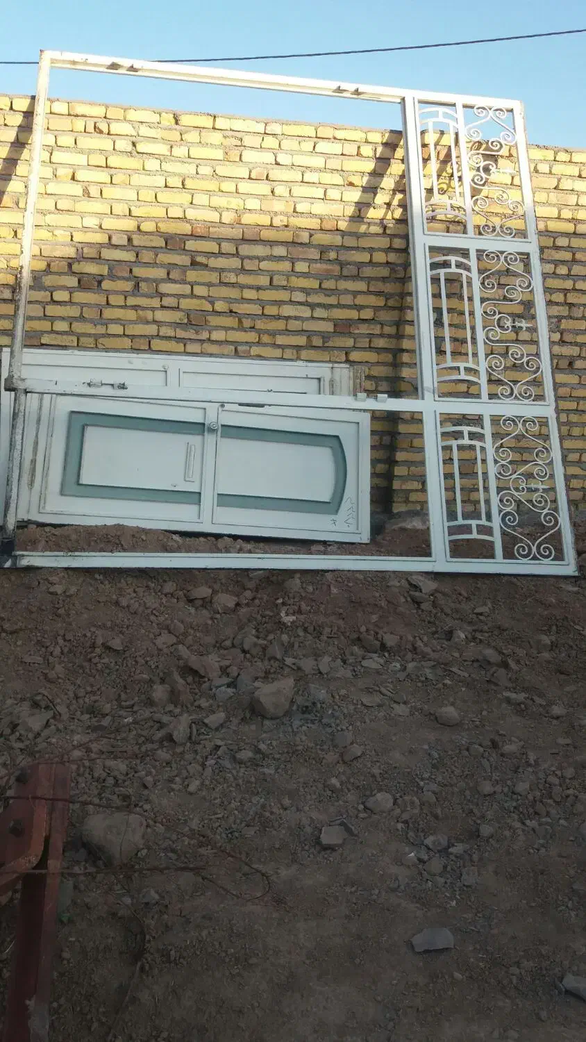 در حیات ماشین رو|مصالح و تجهیزات ساختمان|قیدار, |دیوار