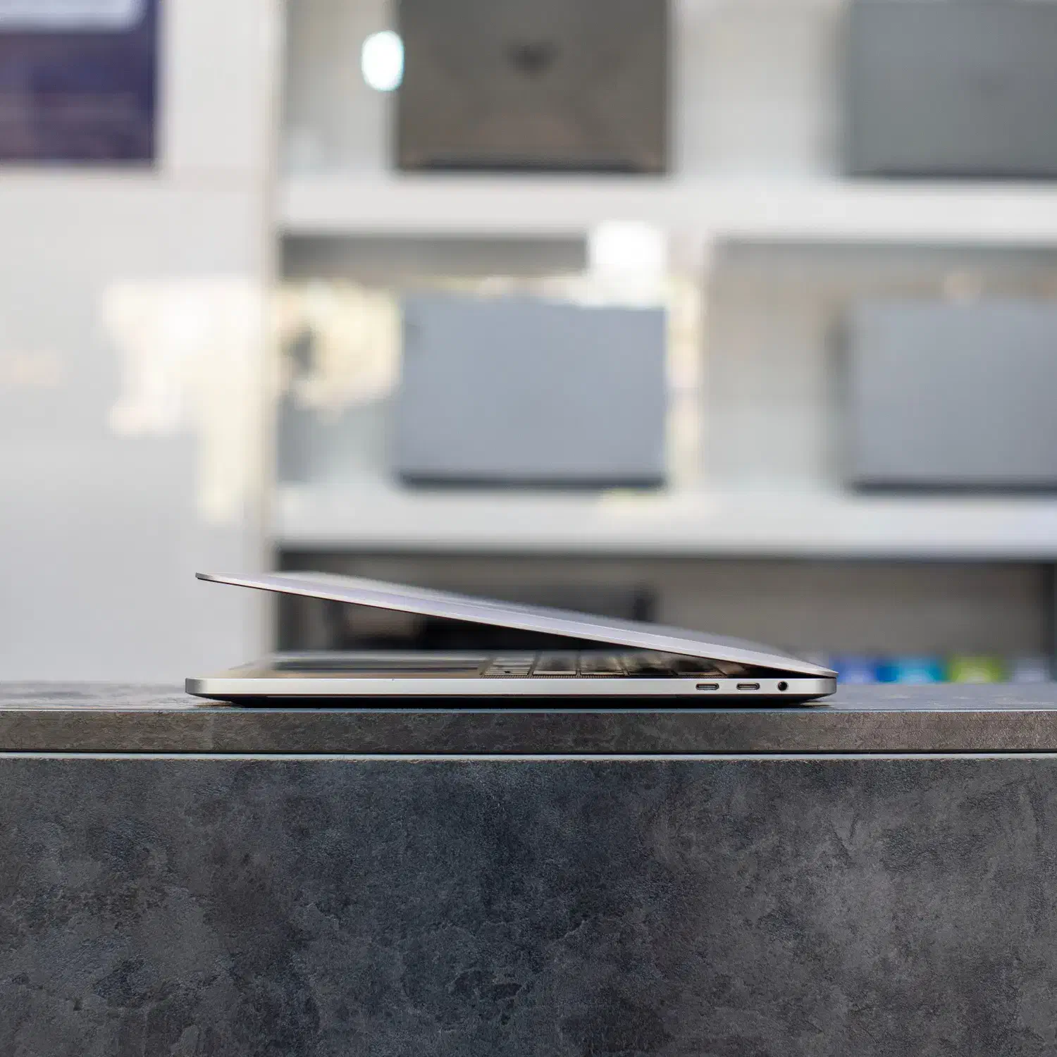 لپتاپ MacBook Pro و Ci7-6700HQ و 2 گیگ گرافیک|رایانه همراه|یزد, |دیوار