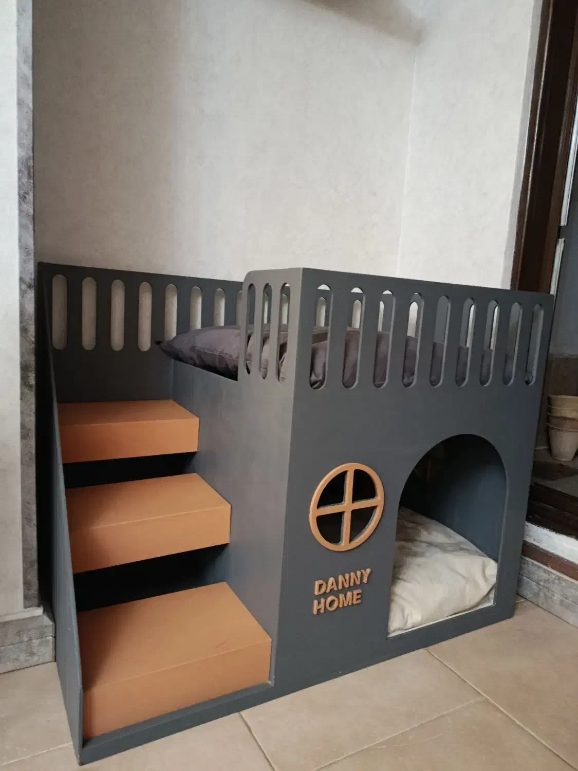 کلبه بسیار شیک و تمیز|لوازم جانبی حیوانات|مشکیندشت, |دیوار