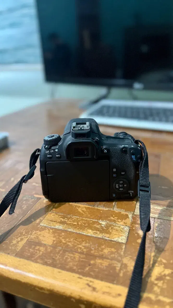 دوربین canon 77 d|دوربین عکاسی و فیلم‌برداری|رشت, جهاد|دیوار