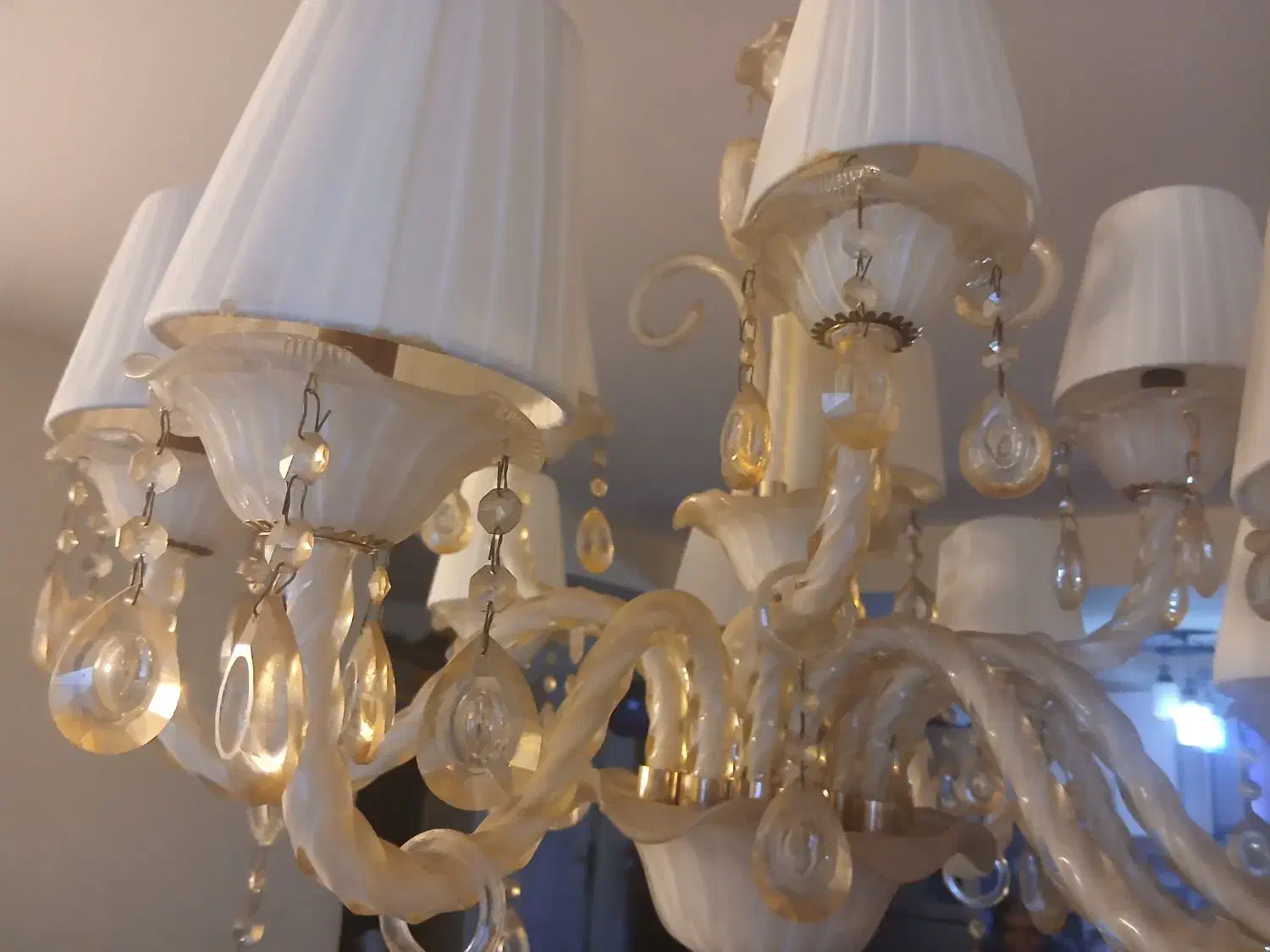 لوستر|لوستر و چراغ آویز|پرند, فاز ۶|دیوار