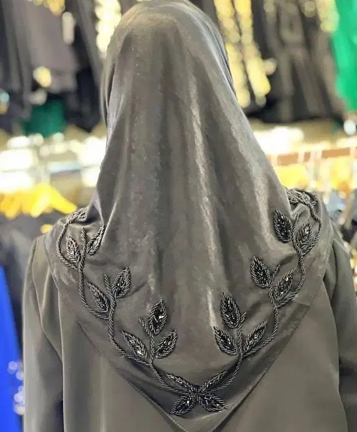 مروارید دوزی و سنگ دوزی روی انواع لباس|لباس|بهبهان, |دیوار