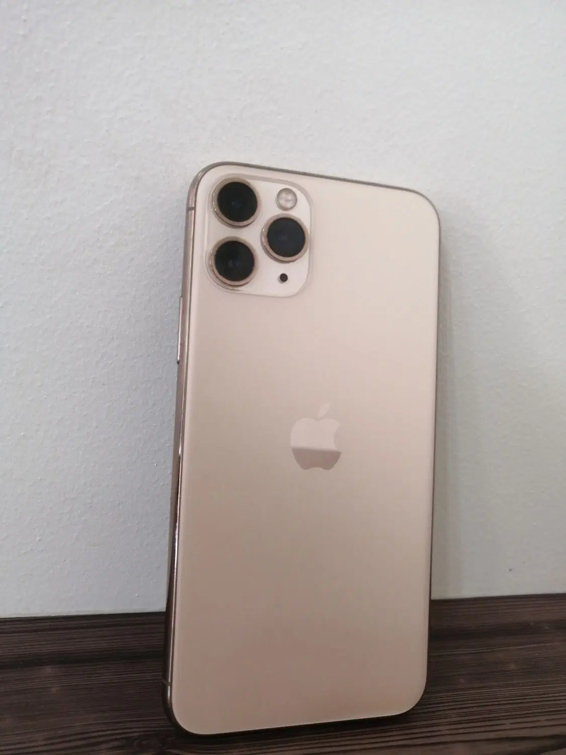 iphone 11pro|موبایل|شوش, |دیوار