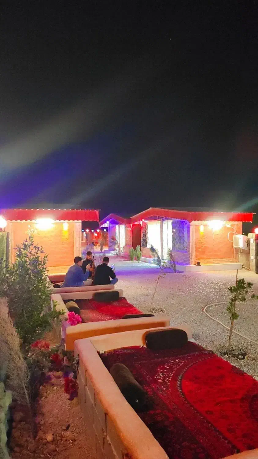 قلیون زن .گارسونی هم انجام بده|استخدام خدمات فروشگاه و رستوران|دوگنبدان, |دیوار