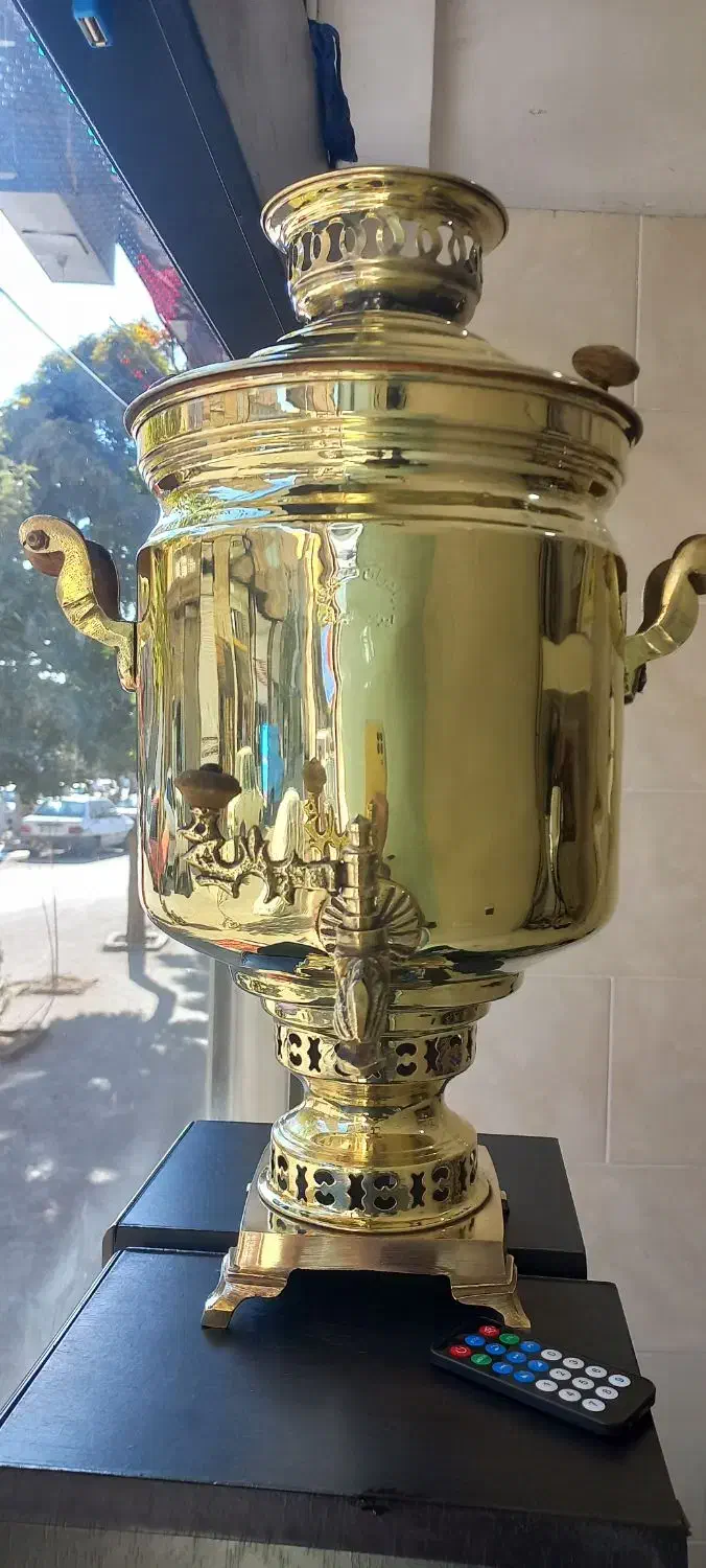 سماور زغالی قدیمی سنگین وزن|کلکسیون اشیاء عتیقه|تبریز, |دیوار