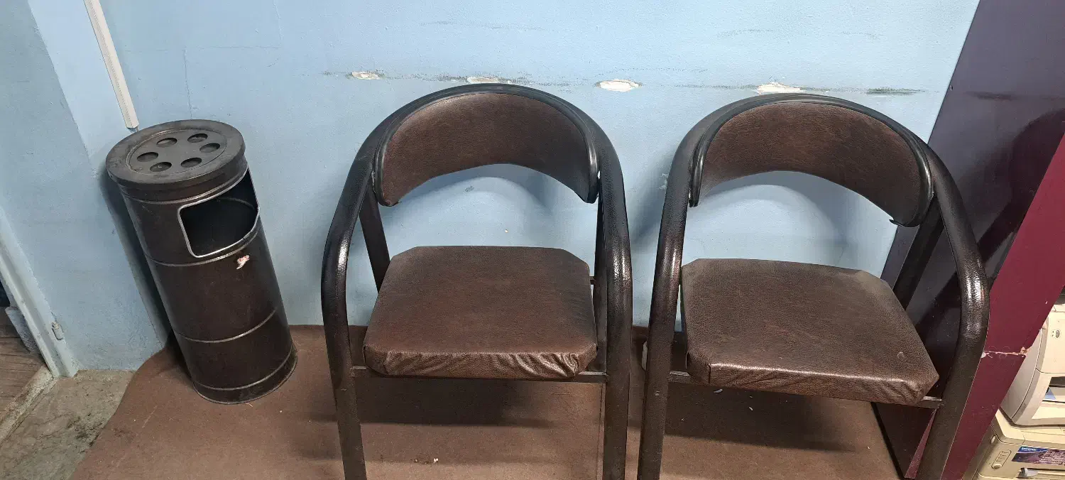 تعدادی وسایل|مبلمان اداری|آباده, |دیوار