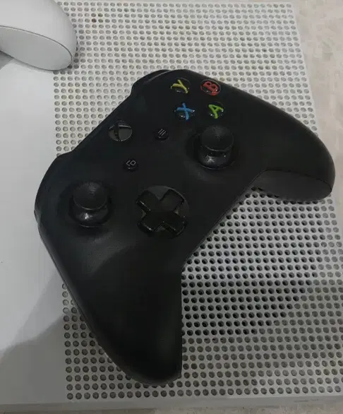 X BOX ONE S|کنسول، بازی ویدئویی و آنلاین|تهران,  امام زاده قاسم (نیاوران)|دیوار