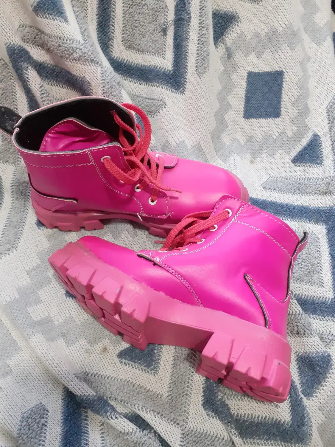 نیم بوت زنانه|کیف، کفش، کمربند|ساری, |دیوار