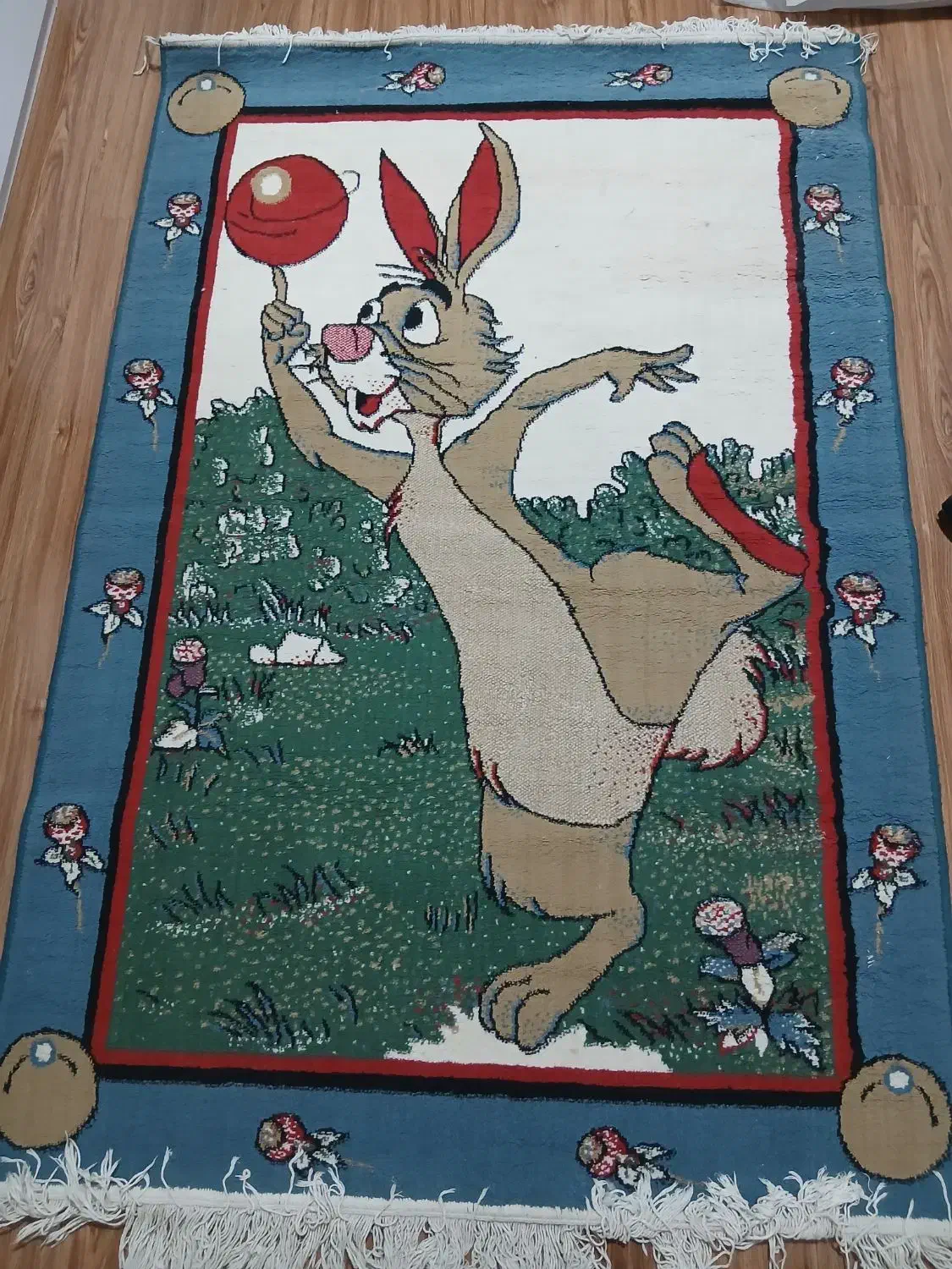 قالیچه|فرش|هشتگرد, هیو|دیوار