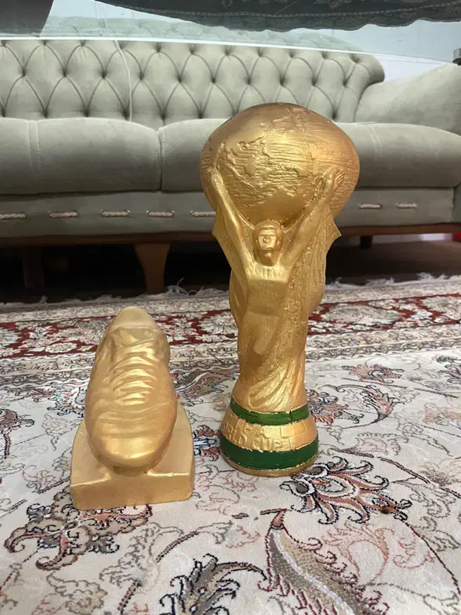 جام جهانی و توپ طلا|مجسمه، تندیس، ماکت|سیرجان, |دیوار