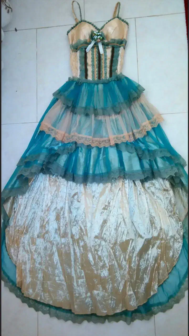 پیراهن مجلسی عروسکی|لباس|رشت, انصاری|دیوار