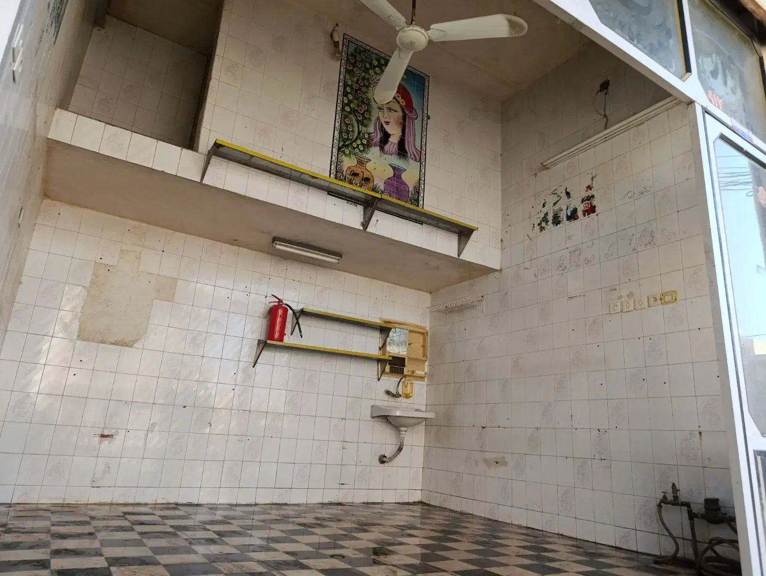 فروش ملک تجاری ۱۹ متری در بازار|فروش مغازه و غرفه|کازرون, |دیوار