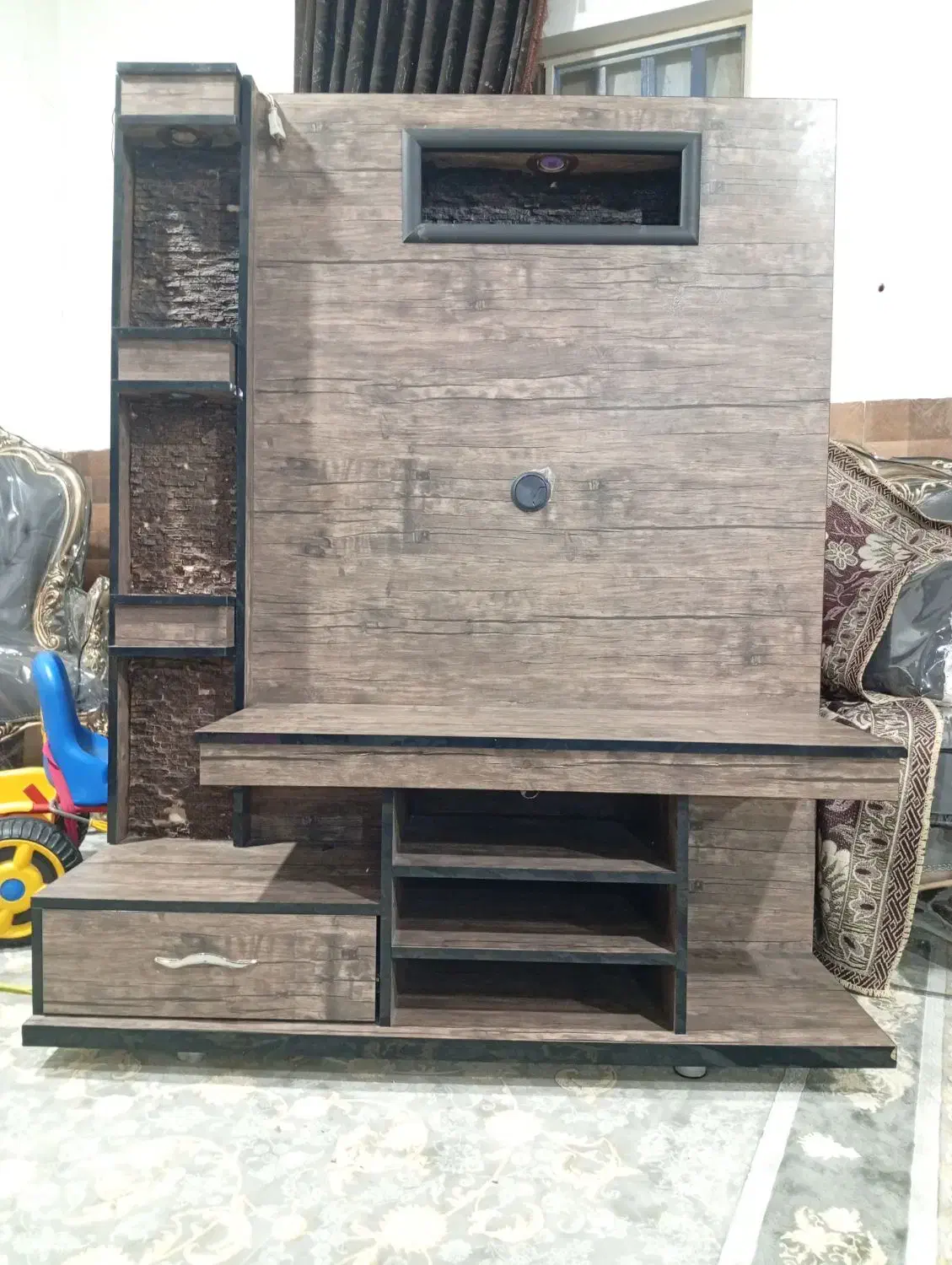 درحد نو بدون خط وخش کاملا سالم|میز تلویزیون|نرماشیر, |دیوار