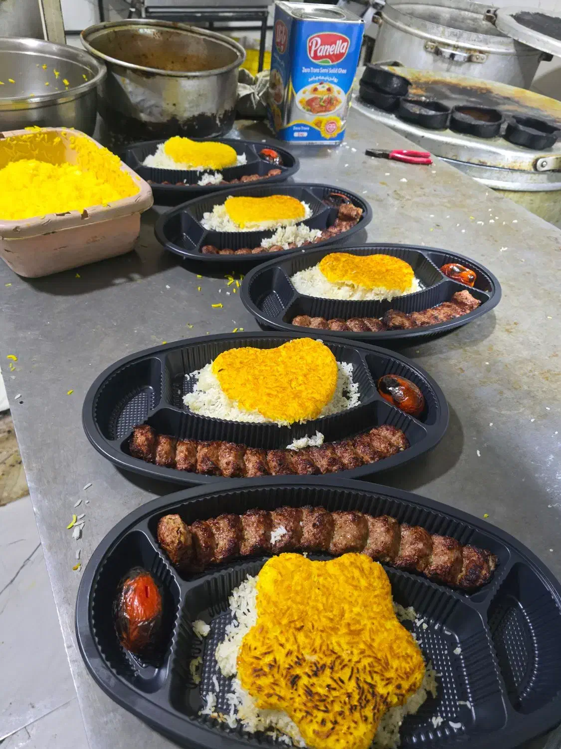 تخته کار و کباب پز سالن کار|استخدام خدمات فروشگاه و رستوران|اسلام‌شهر, شهرک مفیدی|دیوار