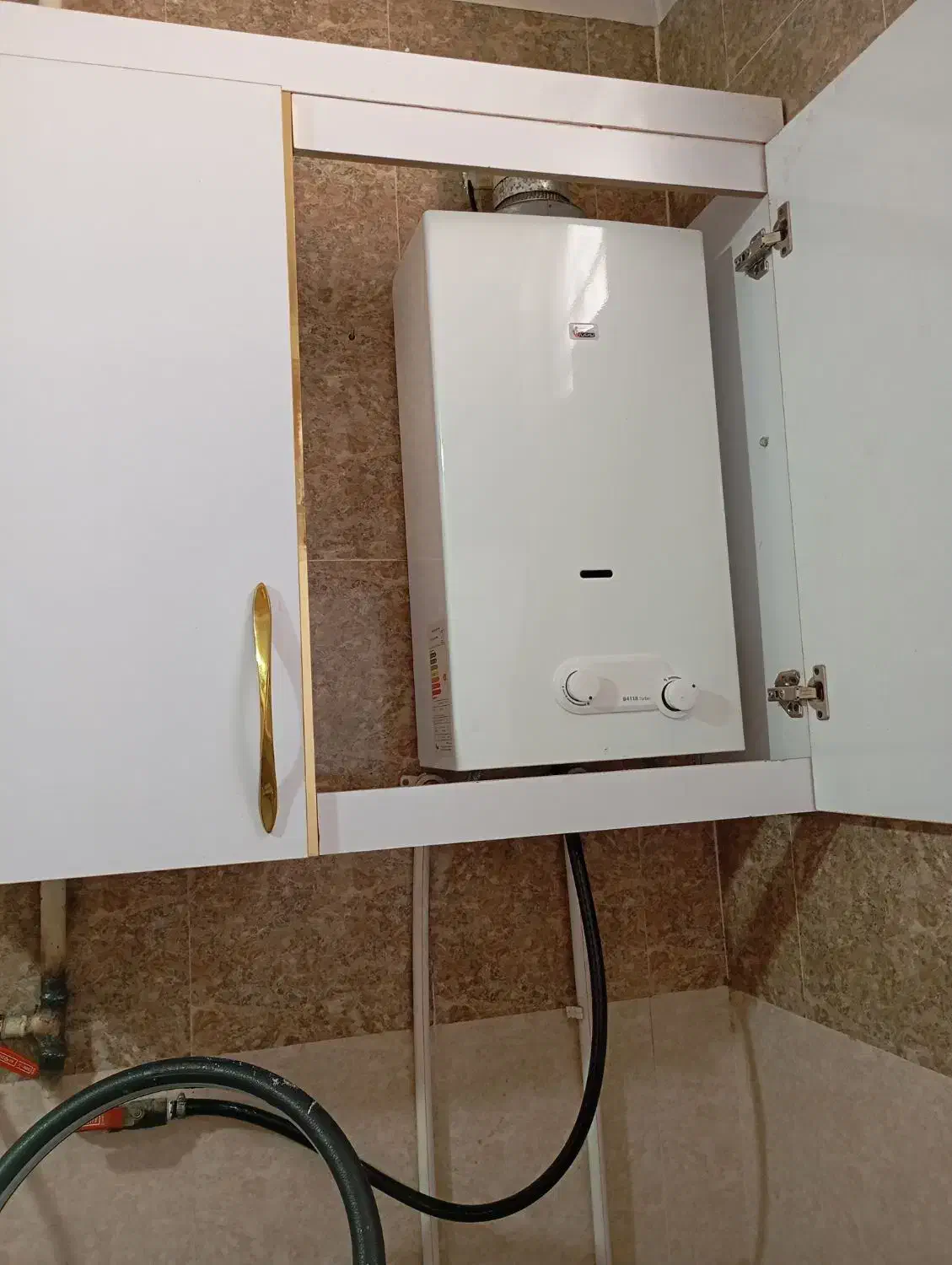 نصب وسرویس آبگرمکن بوتان باکد نمایندگی|خدمات پیشه و مهارت|بروجرد, |دیوار