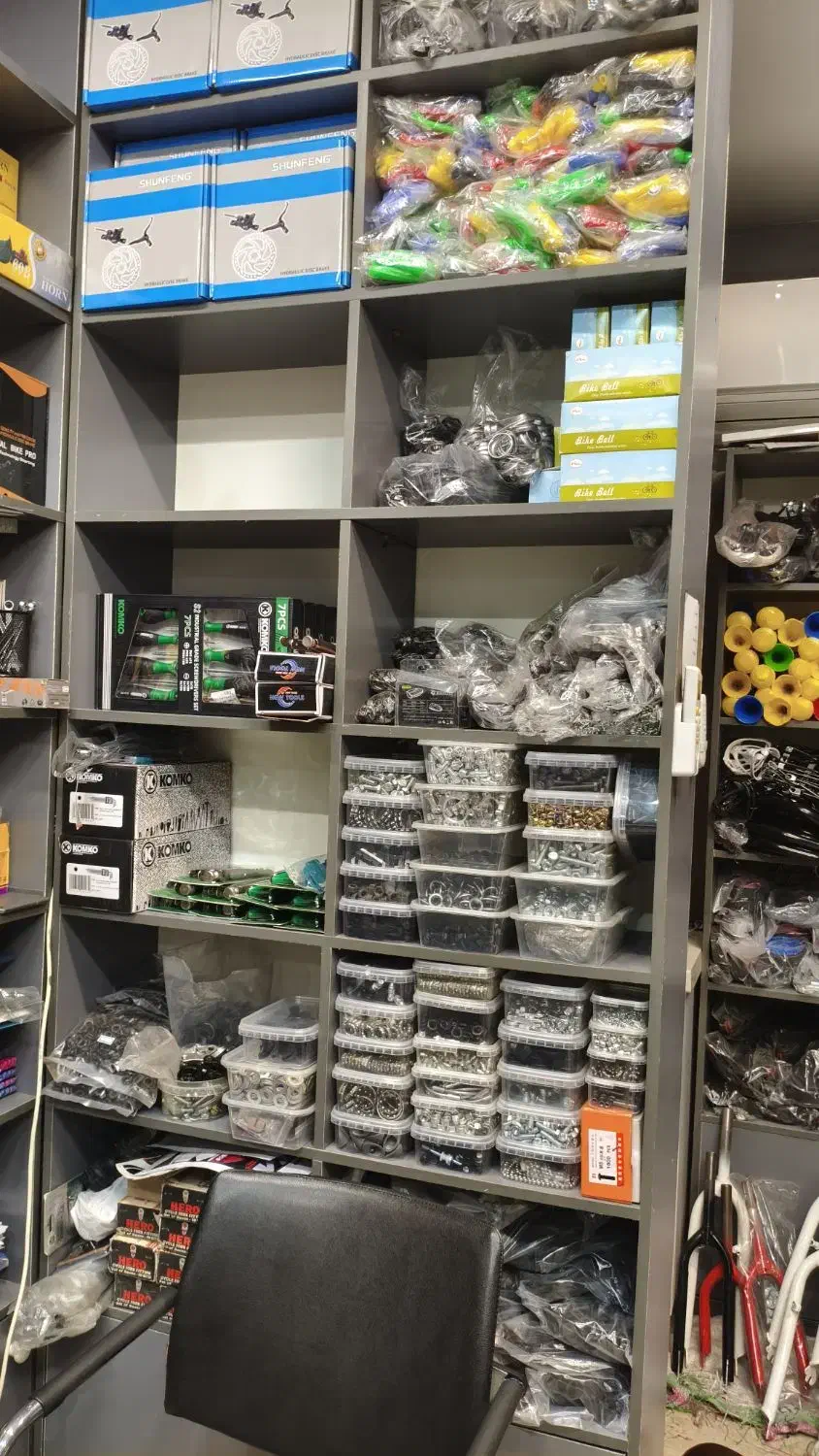 کارگر ساده جوان نیازمندیم|استخدام خدمات فروشگاه و رستوران|تهران, گمرک|دیوار