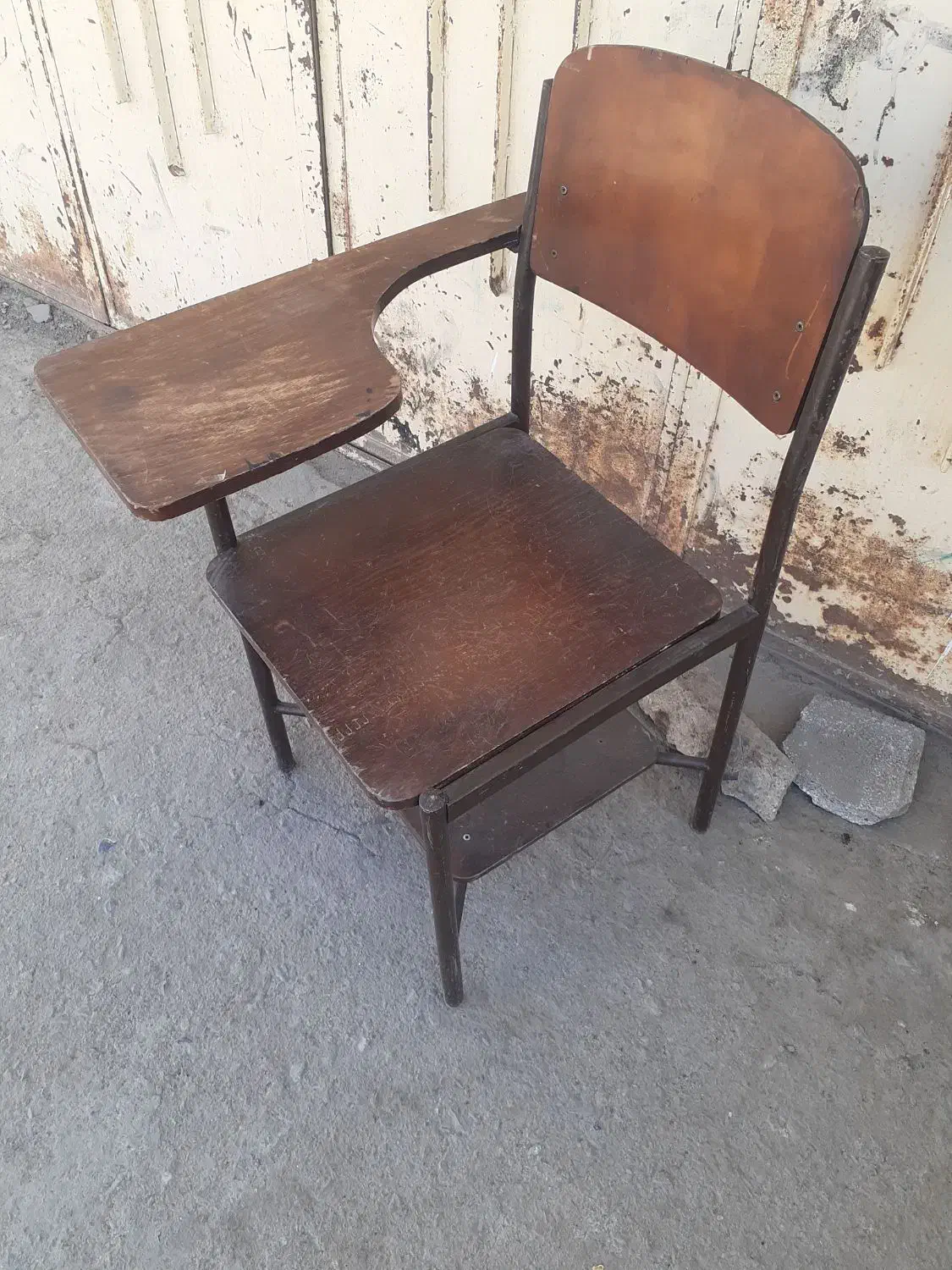 صندلی دانش آموزی|صندلی و نیمکت|زاهدان, |دیوار