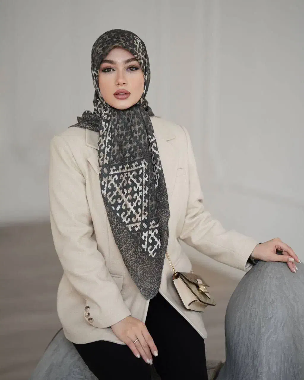 روسری دست دوز - کالکشن پاییزه|لباس|جیرفت, |دیوار