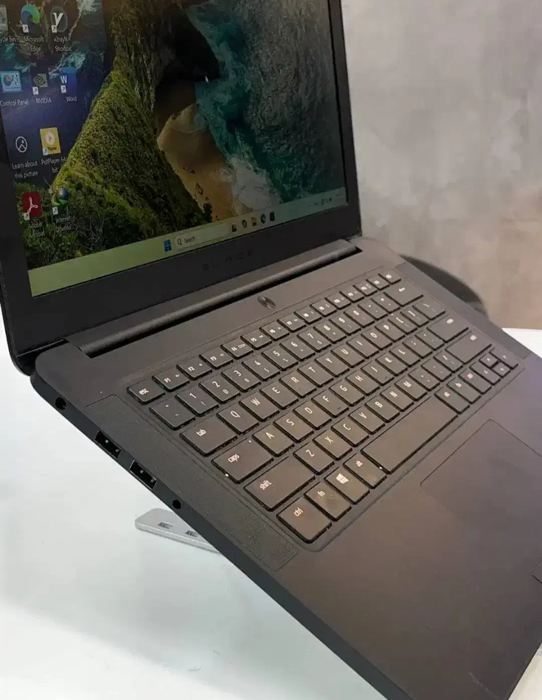 لپ تاپ لاکچری ریزر آمریکایی فوق نازک|رایانه همراه|دزفول, |دیوار