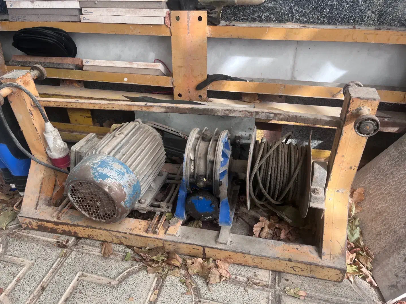 بالابر|مصالح و تجهیزات ساختمان|گلپایگان, |دیوار