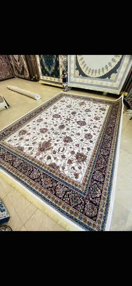 فرش افشان سفید و فیلی ۱۲ متری اکبند هراج سید ضیاء|فرش|مشهد, بهارستان|دیوار