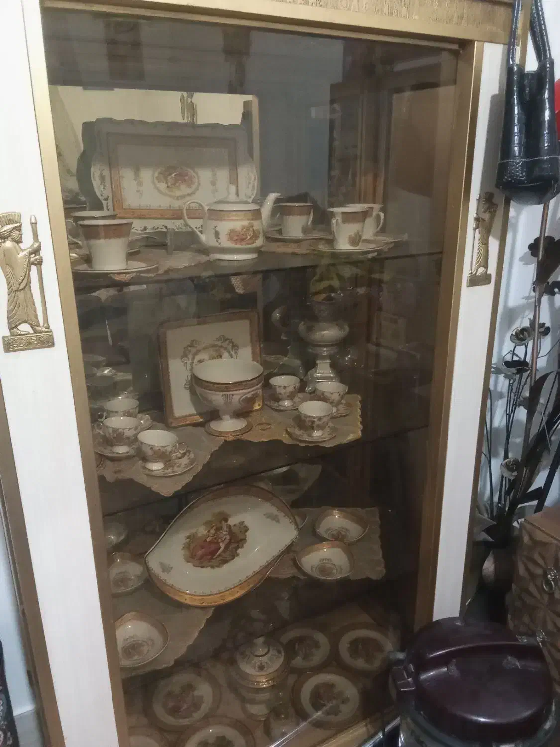 بوفه طلایی|بوفه، ویترین، کنسول|بیرجند, |دیوار