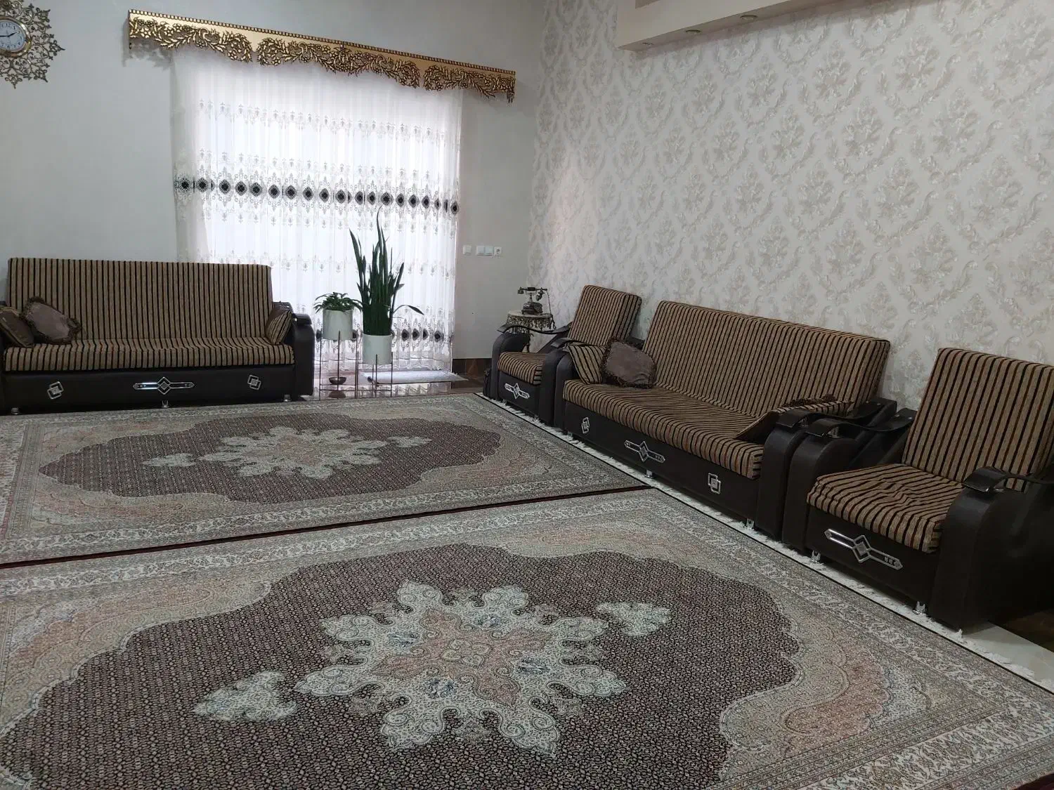 مبل ۹ نفره تخت خواب شو|مبلمان خانگی و میز عسلی|مشگین شهر, |دیوار