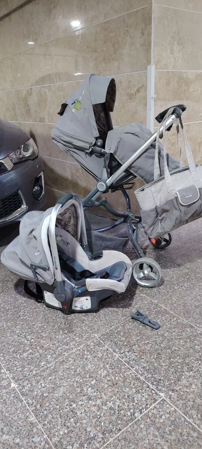 کالسکه  دو طرفه آلمانی و کریر|کالسکه و لوازم جانبی|شیراز, فرهنگ شهر|دیوار