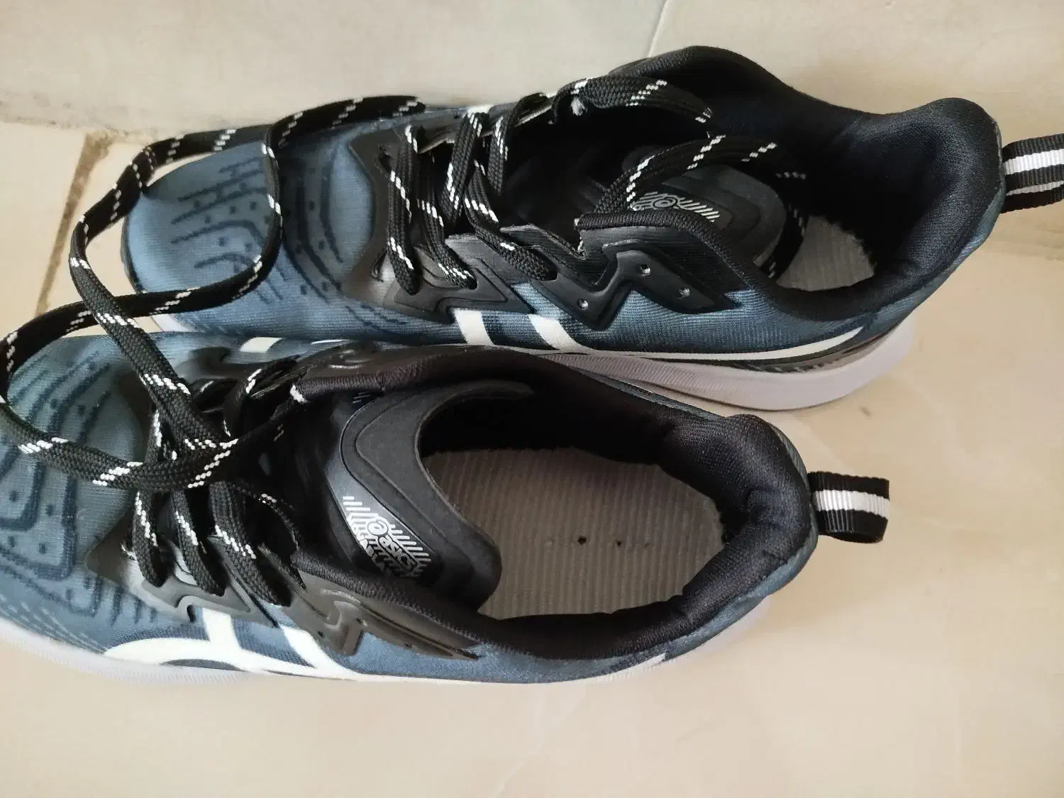 کفش کتانی ۴۴|کیف، کفش، کمربند|سنندج, |دیوار