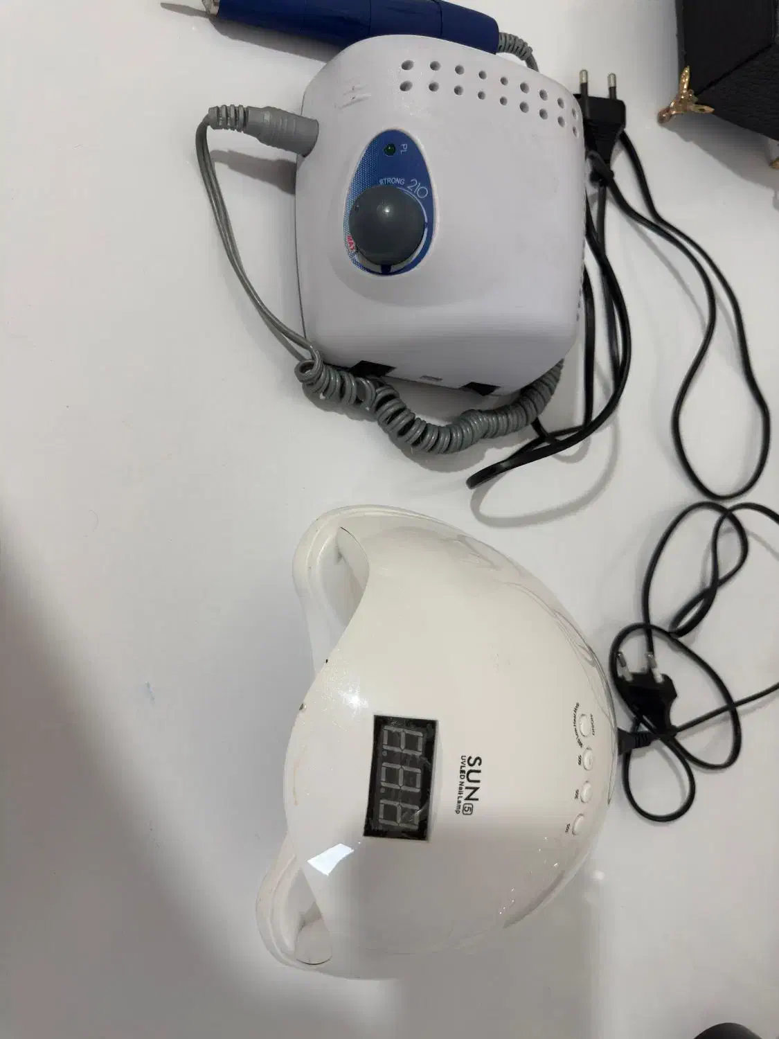 فروش دکور آرایشگاه زنانه و دستگاه کاشت ناخن|آرایشگاه و سالن‌های زیبایی|فیروزآباد (فارس), |دیوار