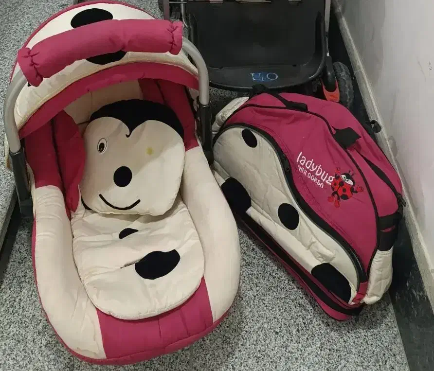 کریر وکیف|کالسکه و لوازم جانبی|ارومیه, |دیوار