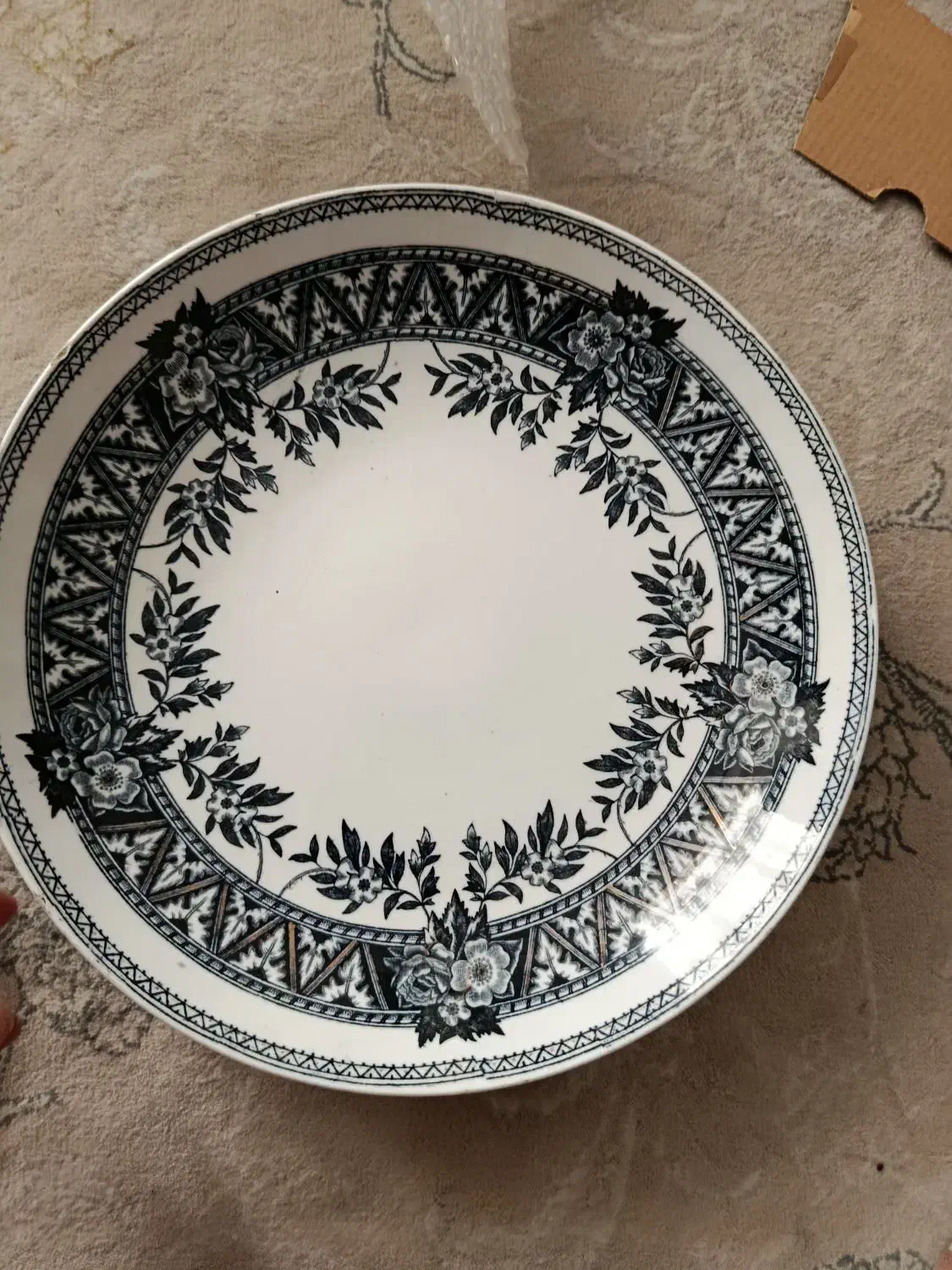 ظرف چینی قدیمی|کلکسیون اشیاء عتیقه|قرچک, میرزائی جنوبی|دیوار