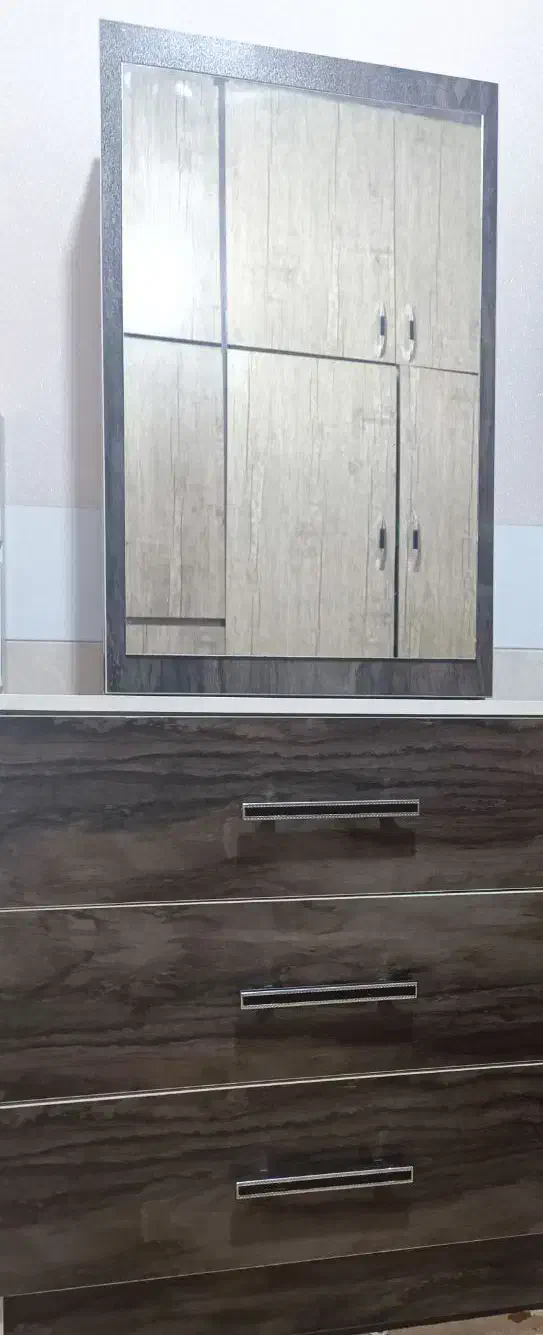 میز آرایش|جاکفشی، کمد، دراور|اصفهان, ناصرخسرو|دیوار