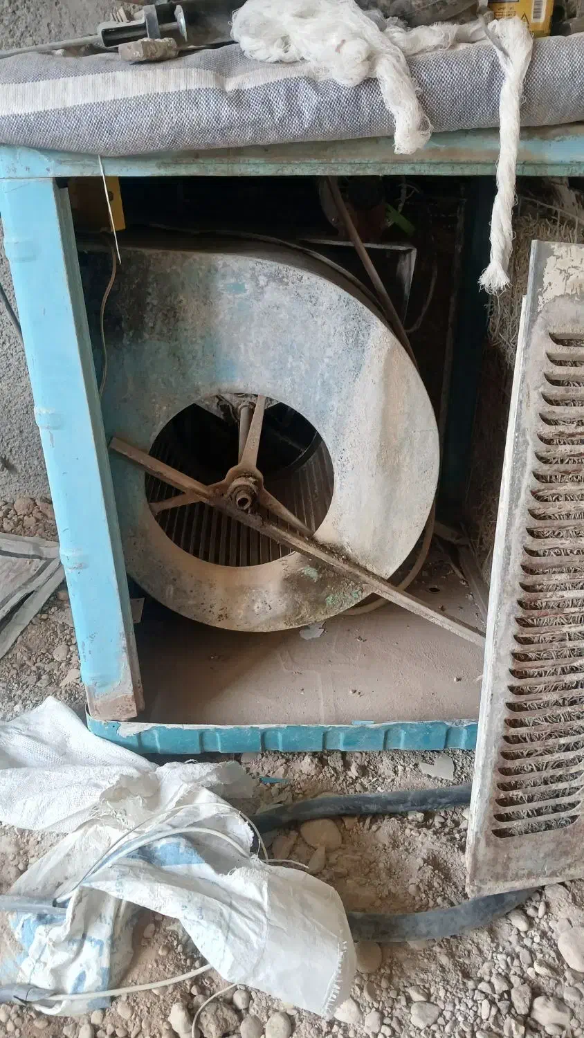 کولر آبی|کولر آبی|شیراز, فرهنگ شهر|دیوار