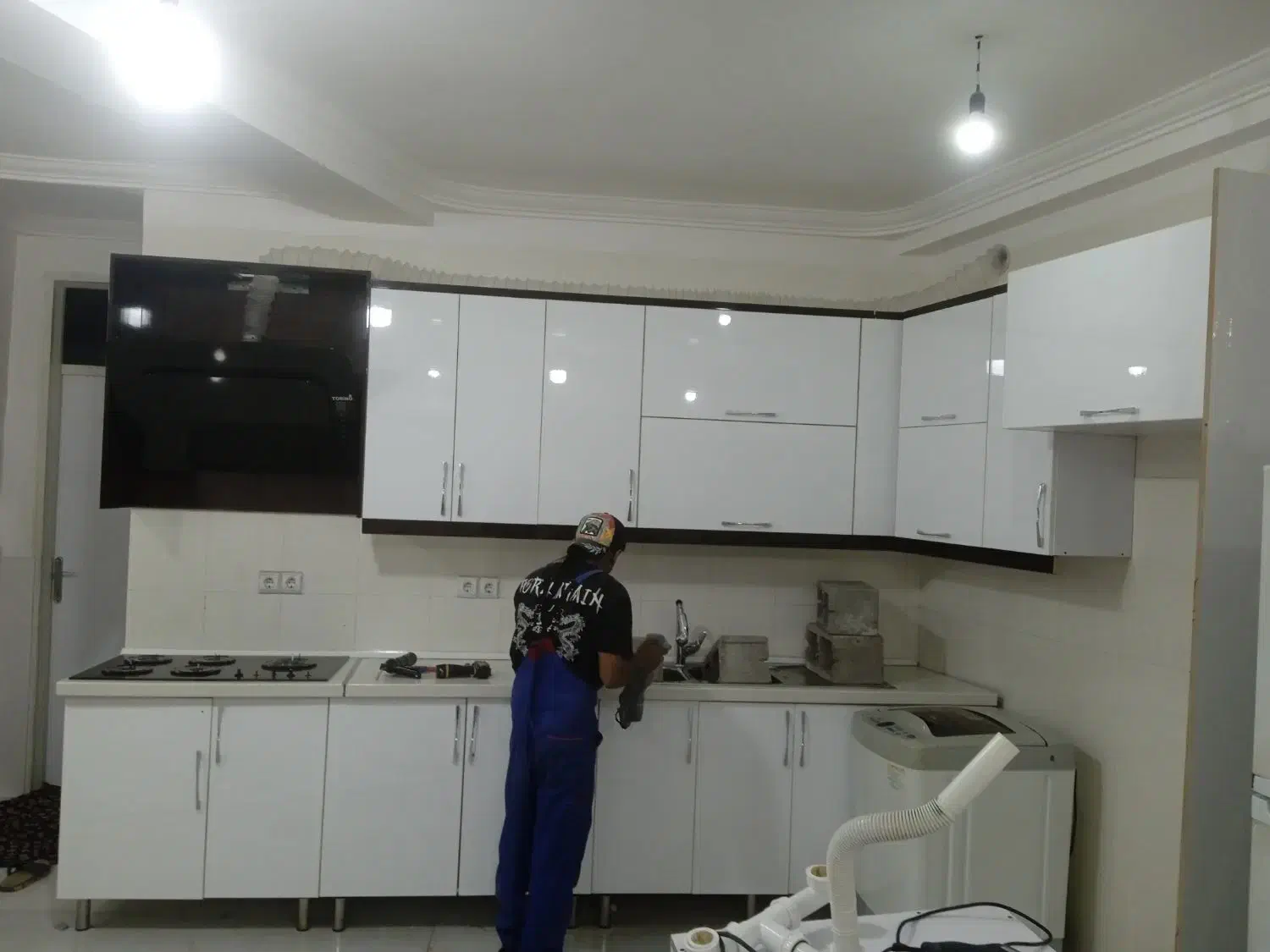 نصاب کابینت های آماده نو و دست دوم|خدمات پیشه و مهارت|بندرعباس, |دیوار