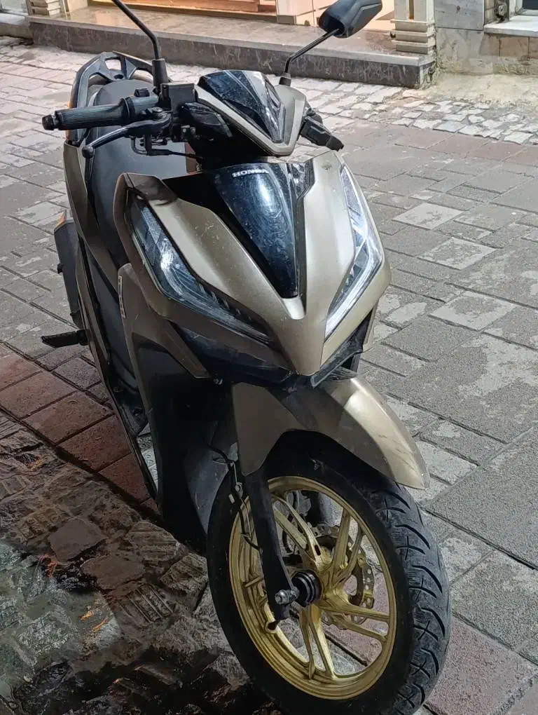 کلیک 150 مدل 1400|موتورسیکلت|اشتهارد, |دیوار