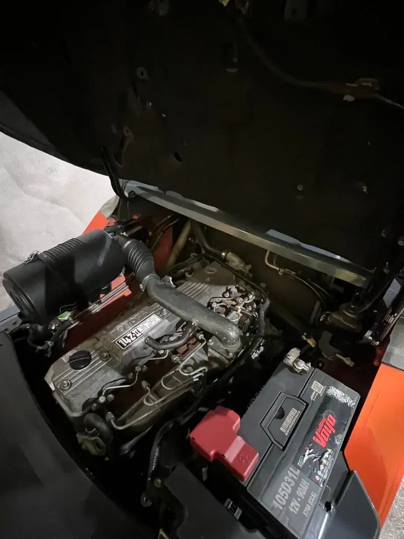 لیفتراک تویوتا ۵ تن دیزل|خودرو سنگین|تهران, فرودگاه مهرآباد|دیوار