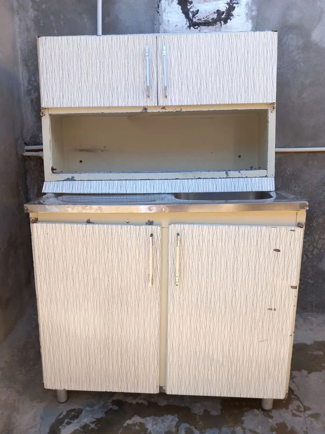 آبچکان|آب‌چکان و نظم‌دهنده ظروف|سرپل ذهاب, |دیوار