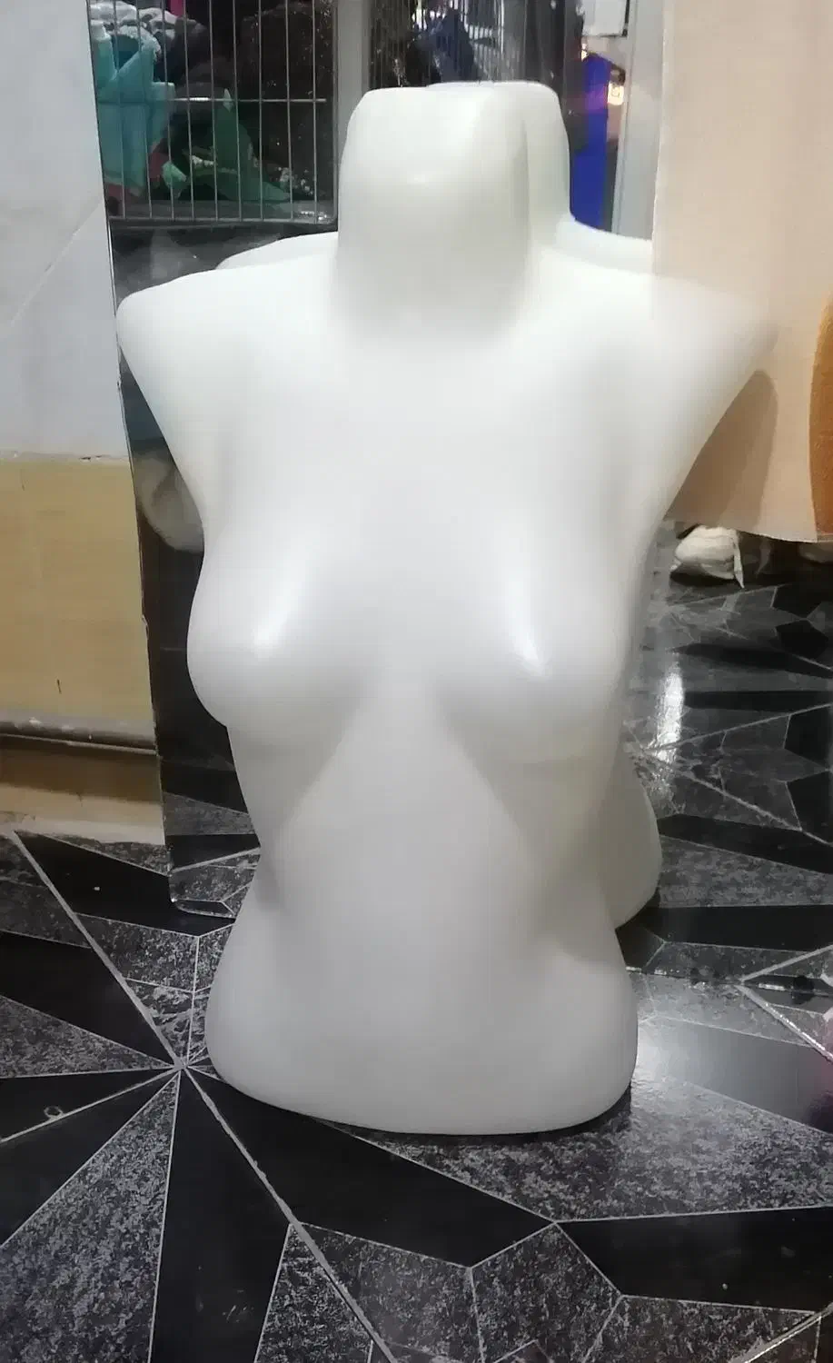 مانکن بالاتنه پلاستیکی|فروشگاه و مغازه|اسلامشهر, شهرک قائمیه|دیوار