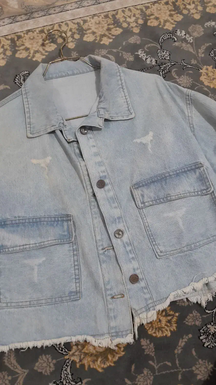 کت جین پایین ریش|لباس|لاهیجان, لیالستان|دیوار