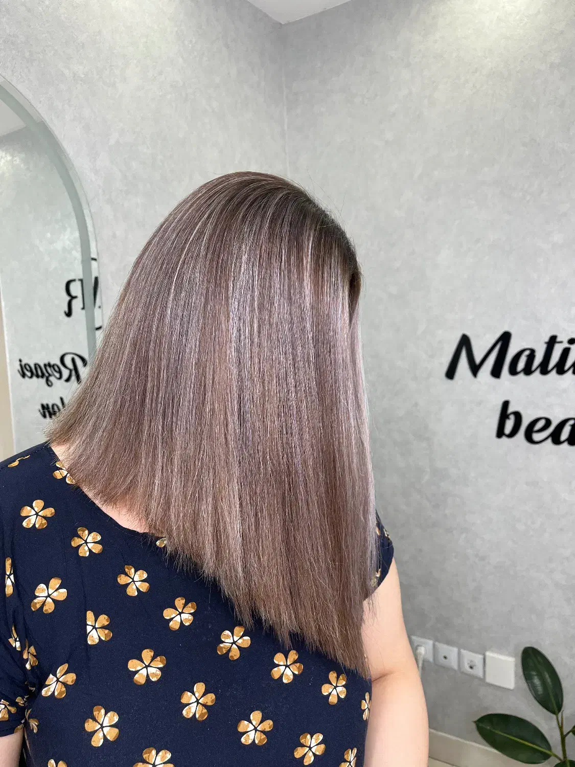 میکاپ،شنیون|خدمات آرایشگری و زیبایی|رشت, باهنر|دیوار