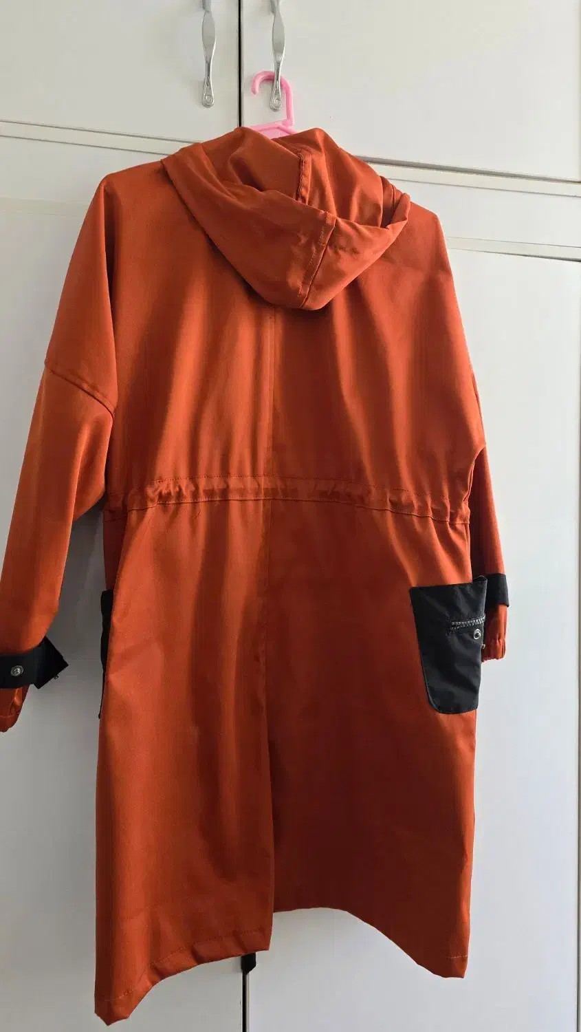 بارونی|لباس|لنجان, |دیوار