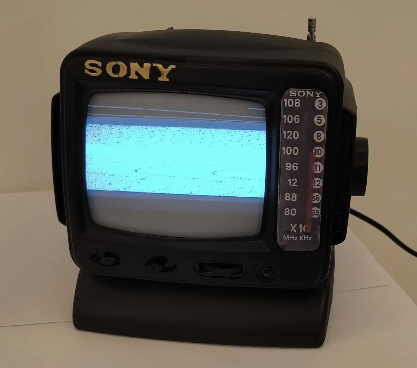 تلویزیون کوچک مناسب دکور|تلویزیون و پروژکتور|خرم‌آباد, |دیوار