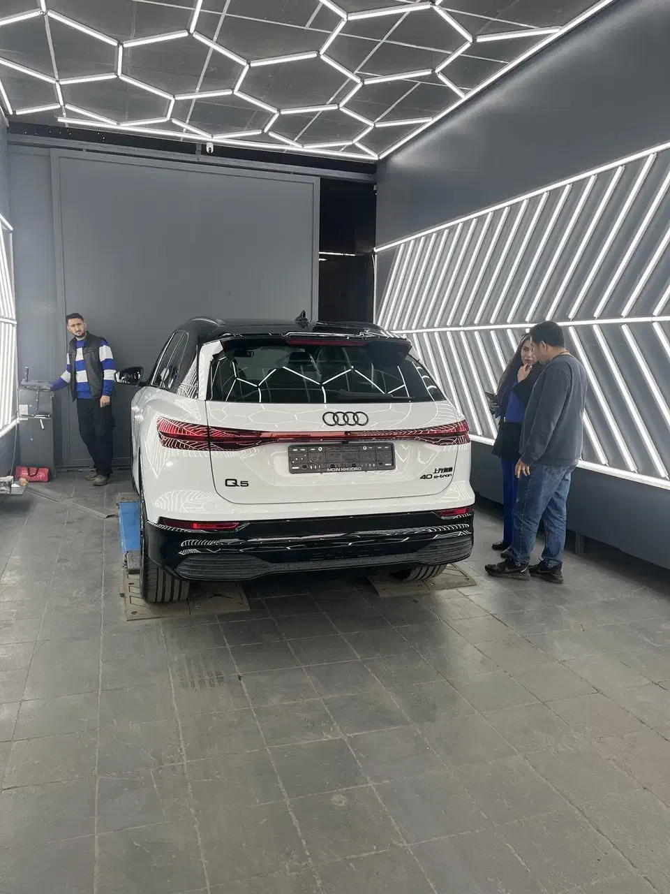 آئودی Q5 فول بلک پکیج 2024|خودرو سواری و وانت|تهران, فرودگاه مهرآباد|دیوار