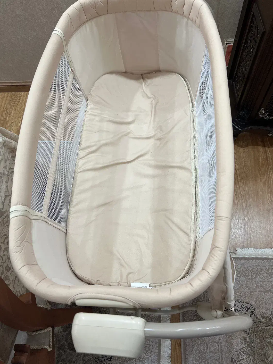 تخت و گهواره برقی|اسباب و اثاث بچه|آمل, |دیوار