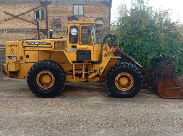 لودر ولوو L120 مدل 70 تمام فابریک|خودرو سنگین|زیرآب, |دیوار