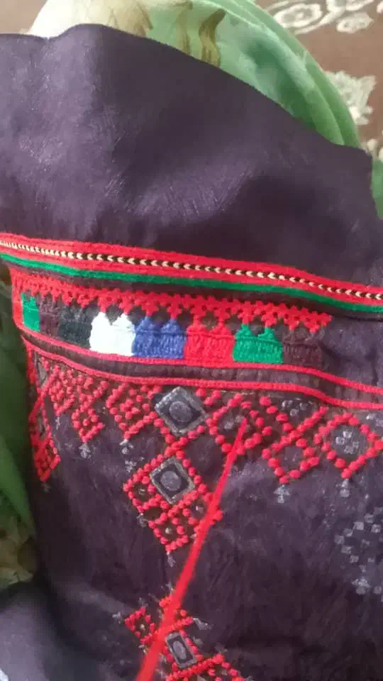 دوچگرم|لباس|ایرانشهر, |دیوار