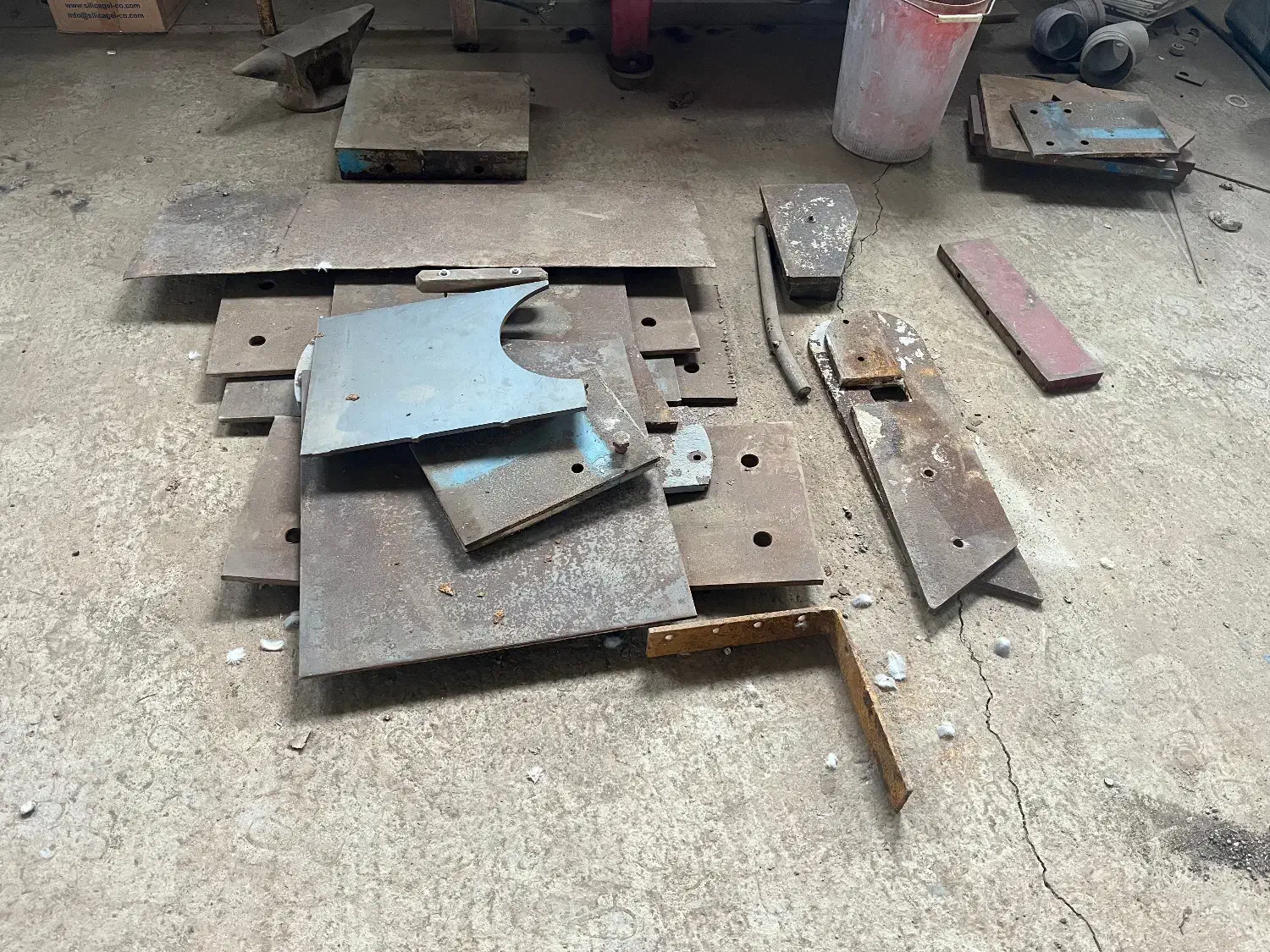 فروش مقداری آهن متفرقه|مصالح و تجهیزات ساختمان|نمین, |دیوار